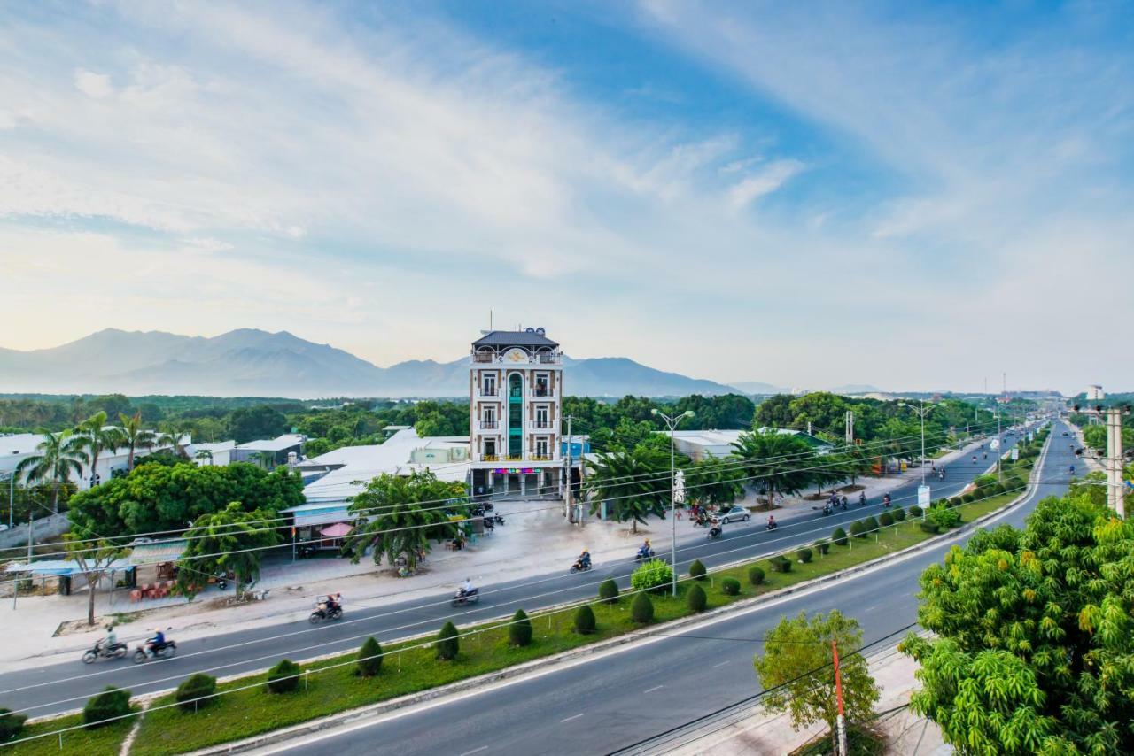 Thoi Binh Hotel Cam Lam Eksteriør bilde